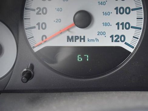 Used 2005 Dodge Grand Caravan SXT FWD image 19