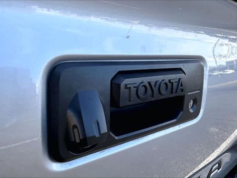 Certified 2020 Toyota Tacoma TRD Off-Road image 27