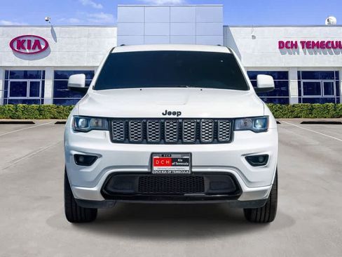 Used 2019 Jeep Grand Cherokee Altitude RWD image 2