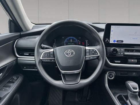 Used 2026 Toyota Grand Highlander LE image 13