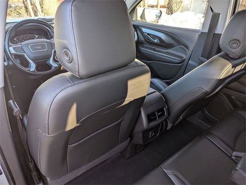 Used 2022 GMC Terrain SLT image 27