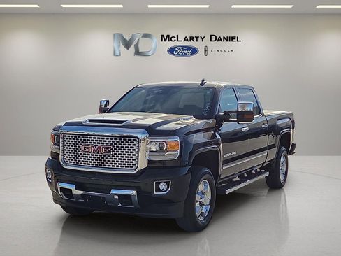 Used 2017 GMC Sierra 3500 Denali w/ Duramax Plus Package AWD/4WD image 2
