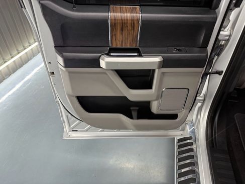 Used 2018 Ford F150 Lariat image 22