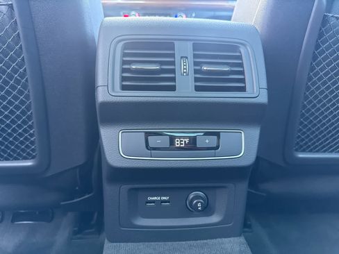 Used 2023 Audi Q5 2.0T Premium w/ Convenience Package image 18