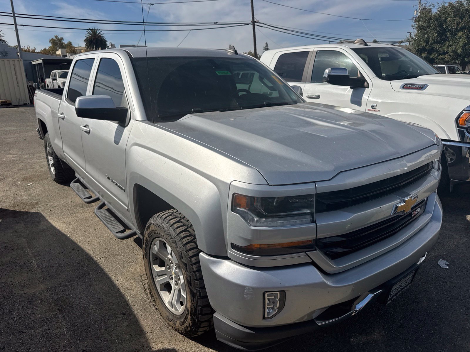 Used 2018 Chevrolet Silverado 1500 LT w/ All Star Edition AWD/4WD image 4