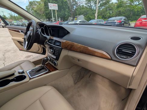 Used 2012 Mercedes-Benz C 300 4MATIC Sedan image 17