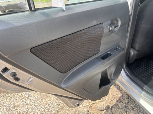 Used 2009 Scion xB FWD image 9