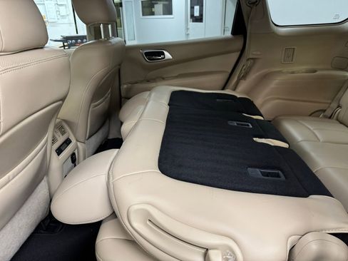 Used 2016 Nissan Pathfinder Platinum image 31