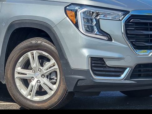 Used 2024 GMC Terrain SLE w/ Driver Convenience Package AWD/4WD image 3