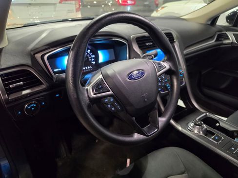 Used 2020 Ford Fusion SE image 4