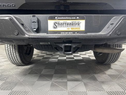 Used 2023 Chevrolet Colorado Trail Boss w/ Technology Package image 14