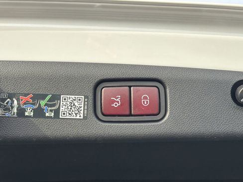 Used 2025 Mercedes-Benz E 350 E 350 image 16