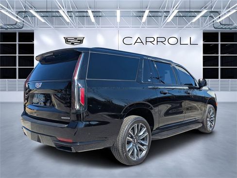 Used 2024 Cadillac Escalade ESV Sport Platinum w/ Heavy-Duty Trailer Package image 3