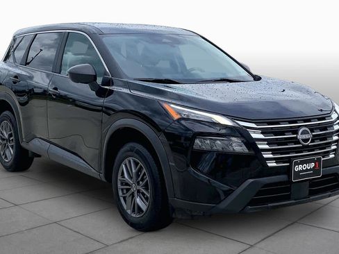 Used 2024 Nissan Rogue S FWD image 3