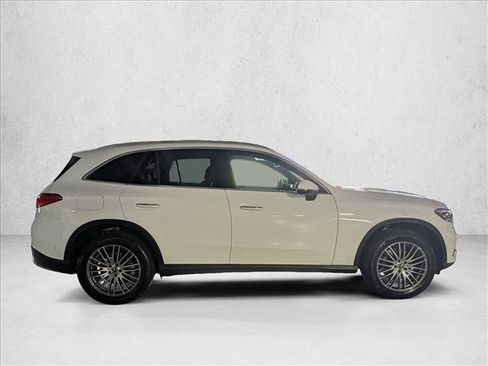 Certified 2026 Mercedes-Benz GLC 300 image 4
