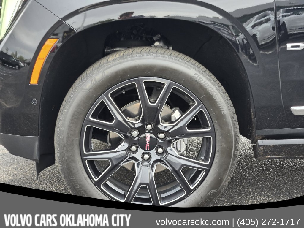 Used 2025 GMC Yukon XL Denali w/ Sun & Power Step Package AWD/4WD image 9