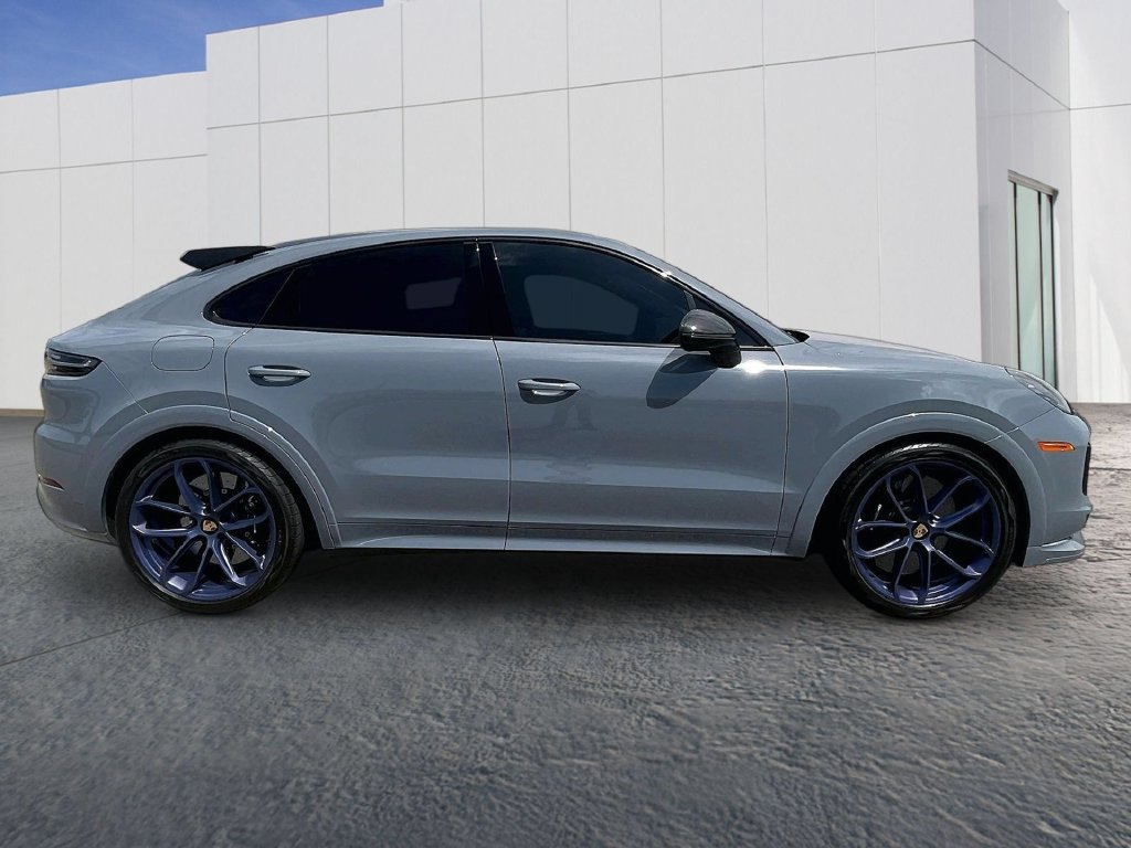 Certified 2022 Porsche Cayenne Turbo GT AWD/4WD image 8