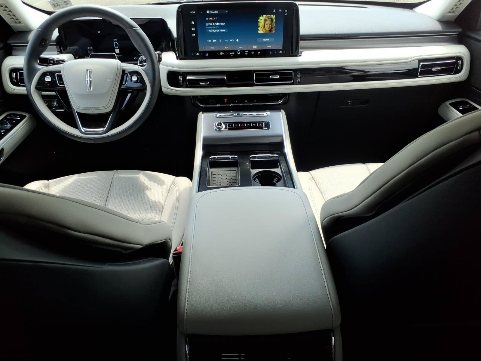Used 2026 Lincoln Aviator AWD image 10