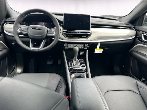 Used 2026 Jeep Compass Limited w/ Sun, Sound & Navigation Group image 10