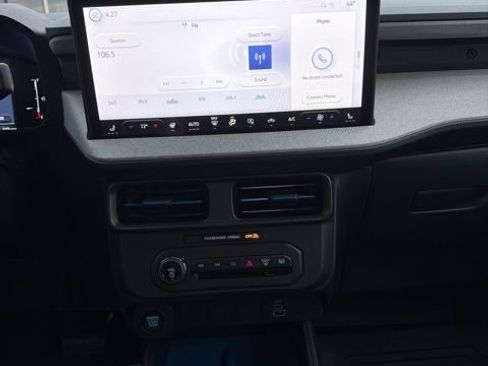 New 2025 Ford Maverick XLT w/ XLT Luxury Package image 24