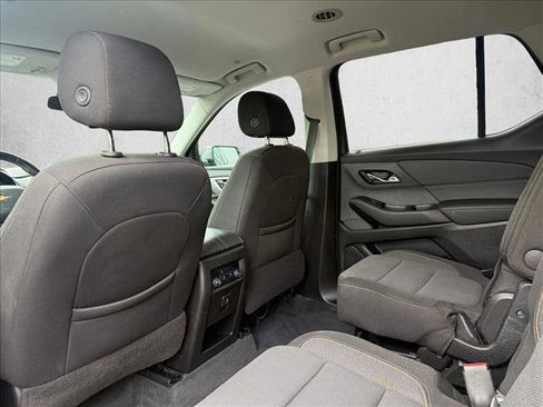 Used 2020 Chevrolet Traverse LT FWD image 18