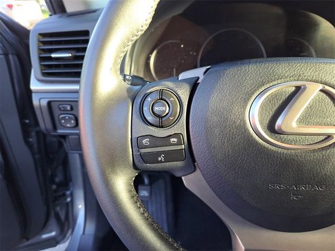 Used 2014 Lexus CT 200h image 16