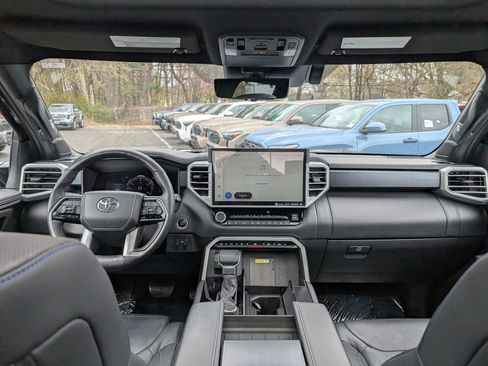 Used 2024 Toyota Tundra Platinum AWD/4WD image 21