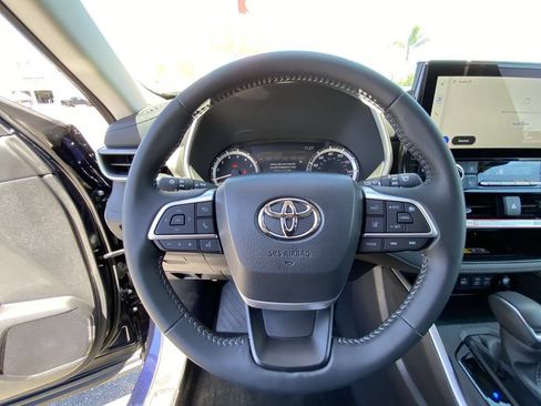 Certified 2026 Toyota Highlander XLE AWD/4WD image 27