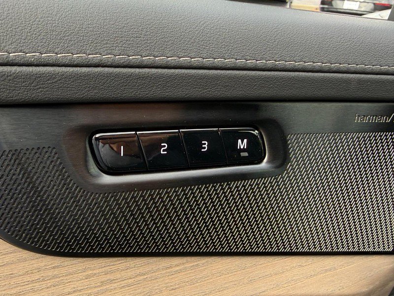 New 2027 Volvo XC90 B6 Plus AWD/4WD image 12