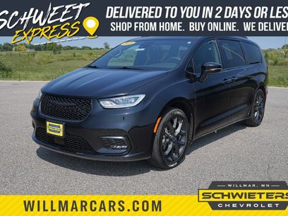 Used 2025 Chrysler Pacifica Limited