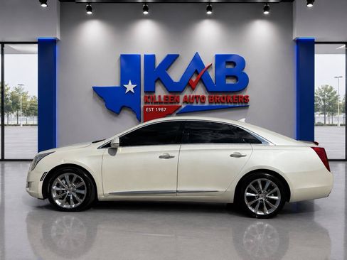Used 2013 Cadillac XTS Luxury FWD image 7
