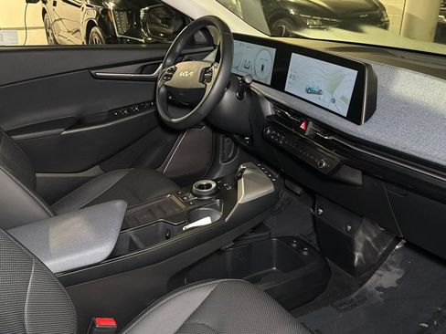 Certified 2023 Kia EV6 Wind AWD/4WD image 12