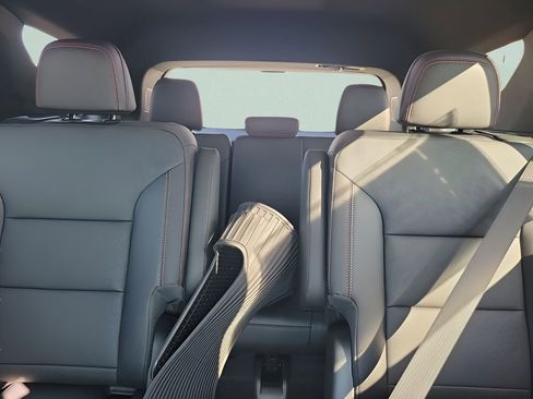 New 2026 Chevrolet Traverse Z71 w/ Enhanced Driving Package AWD/4WD image 13