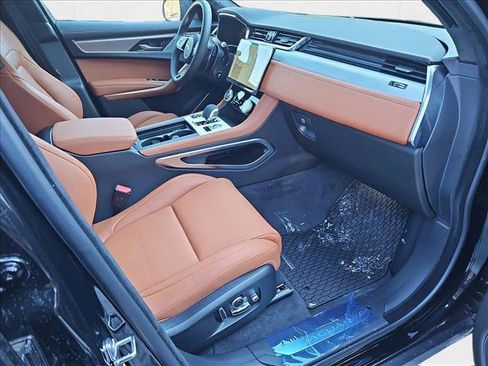 New 2025 Jaguar F-PACE R-Dynamic S image 10