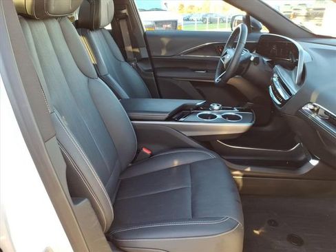 Certified 2024 Cadillac Lyriq Luxury image 22