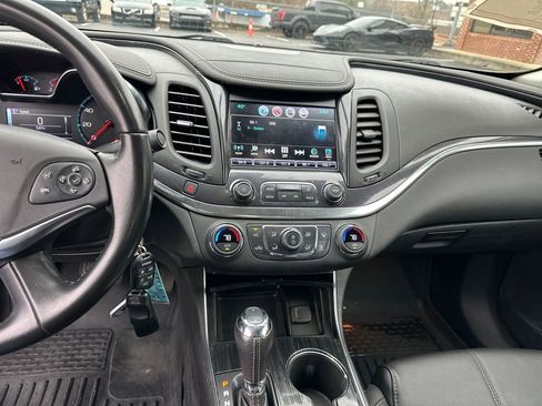 Used 2017 Chevrolet Impala LT image 18