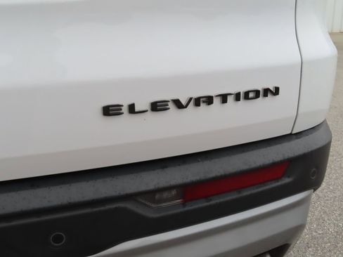 Used 2025 GMC Acadia Elevation image 12