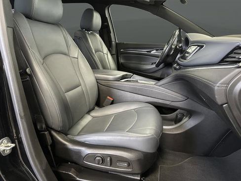 Used 2022 Buick Enclave Essence image 27