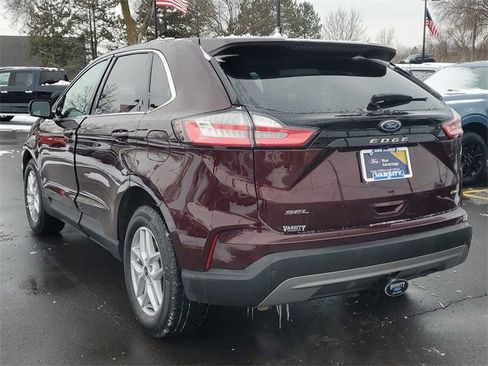 Certified 2024 Ford Edge SEL w/ Convenience Package image 3