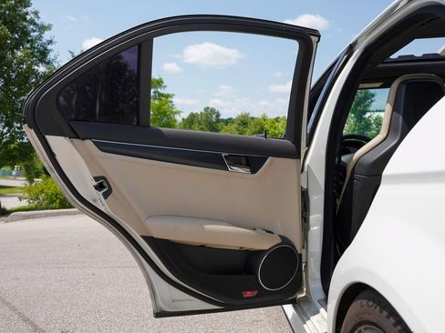 Used 2010 Mercedes-Benz C 63 AMG Sedan image 29