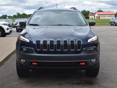 Used 2018 Jeep Cherokee Trailhawk w/ Cold Weather Group AWD/4WD image 13