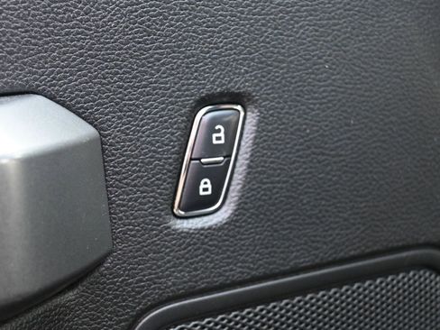 Used 2018 Ford F150 XLT w/ Equipment Group 302A Luxury image 18