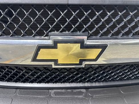 Used 2024 Chevrolet Express 2500 image 9