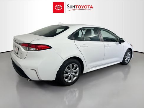 Used 2026 Toyota Corolla LE FWD image 4