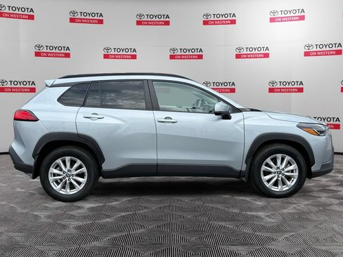 Used 2023 Toyota Corolla Cross LE w/ Moonroof Package AWD/4WD image 4