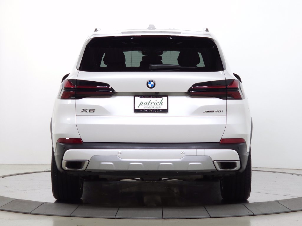Used 2026 BMW X5 xDrive40i w/ Parking Assistance Package AWD/4WD image 7