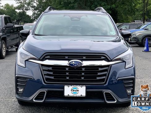 Used 2024 Subaru Ascent Touring AWD/4WD image 3