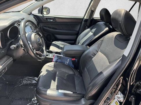 Used 2018 Subaru Outback 3.6R Limited AWD/4WD image 10