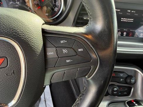 Used 2019 Dodge Challenger SXT image 40