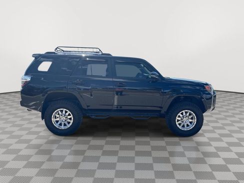 Used 2018 Toyota 4Runner TRD Off-Road Premium AWD/4WD image 12